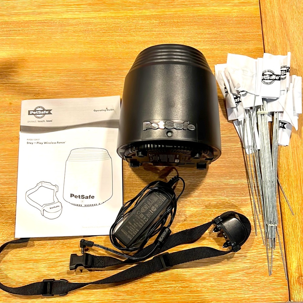 New never used stay and play wireless fence pet safe